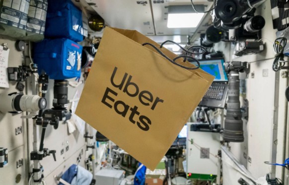 Uber Eats จัดส่งอาหารมื้อแรกสู่อวกาศในสุดสัปดาห์นี้
